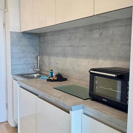 1-194, Traumhafter Blick Ueber Im Haus Metropol, 8 Etage 아파트 *